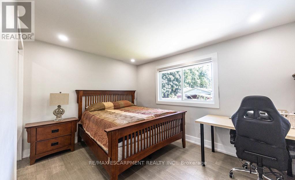 Photo 1 of 5170 Tamarac Drive, Burlington ON
