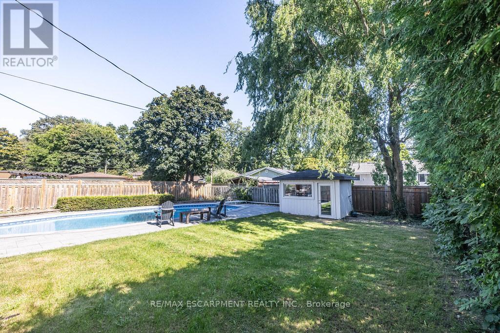 Photo 16 of 5170 Tamarac Drive, Burlington ON