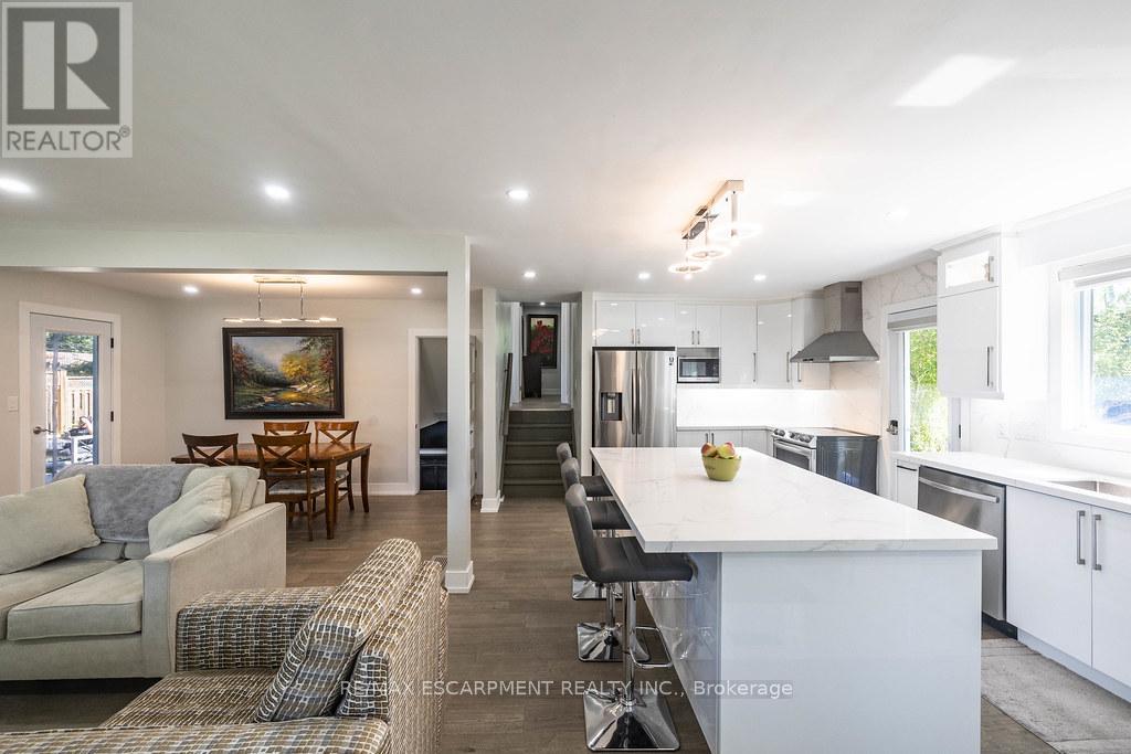Photo 20 of 5170 Tamarac Drive, Burlington ON