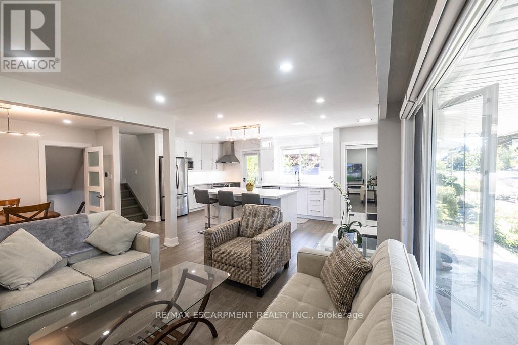 Photo 18 of 5170 Tamarac Drive, Burlington ON