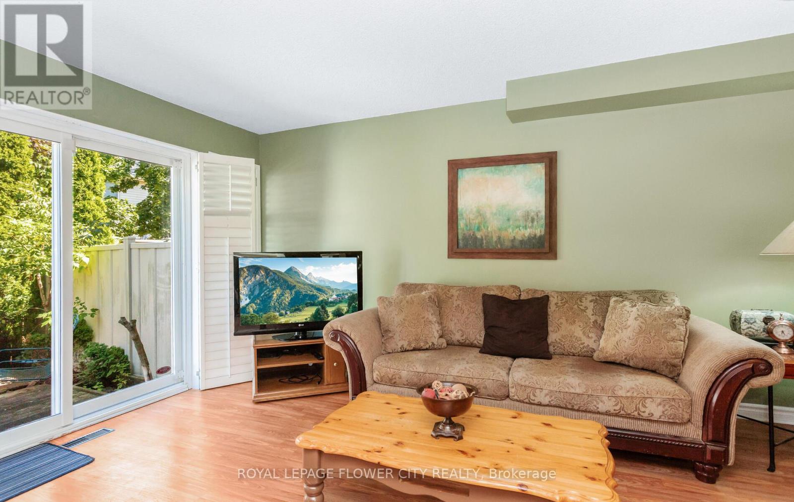 Photo 10 of 41 Chipstead Avenue, Brampton ON