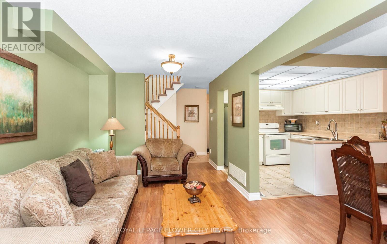Photo 12 of 41 Chipstead Avenue, Brampton ON