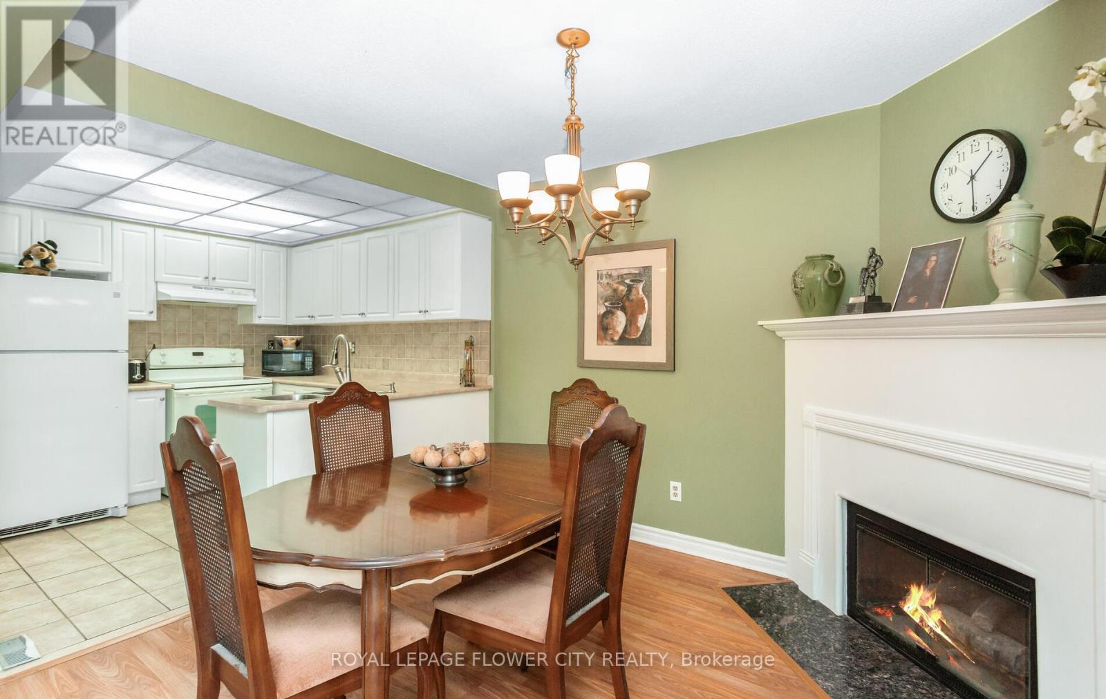 Photo 14 of 41 Chipstead Avenue, Brampton ON