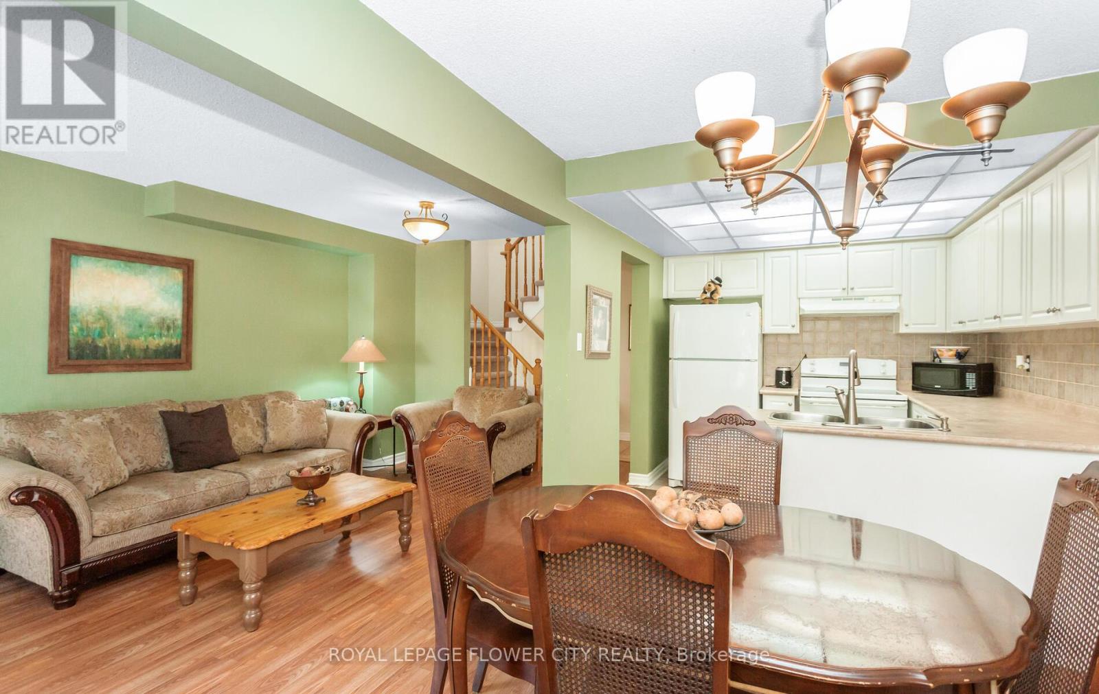 Photo 16 of 41 Chipstead Avenue, Brampton ON