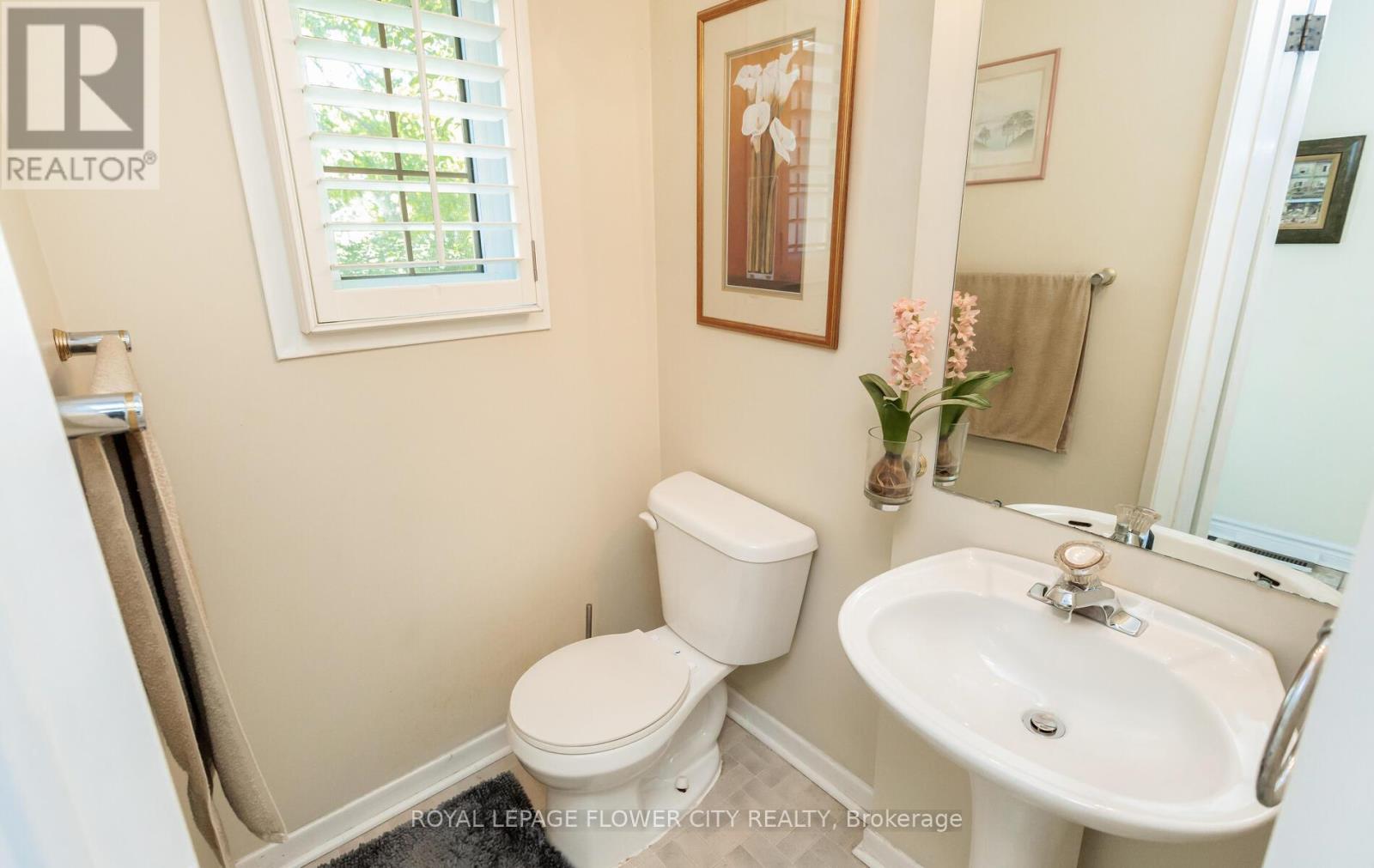 Photo 22 of 41 Chipstead Avenue, Brampton ON