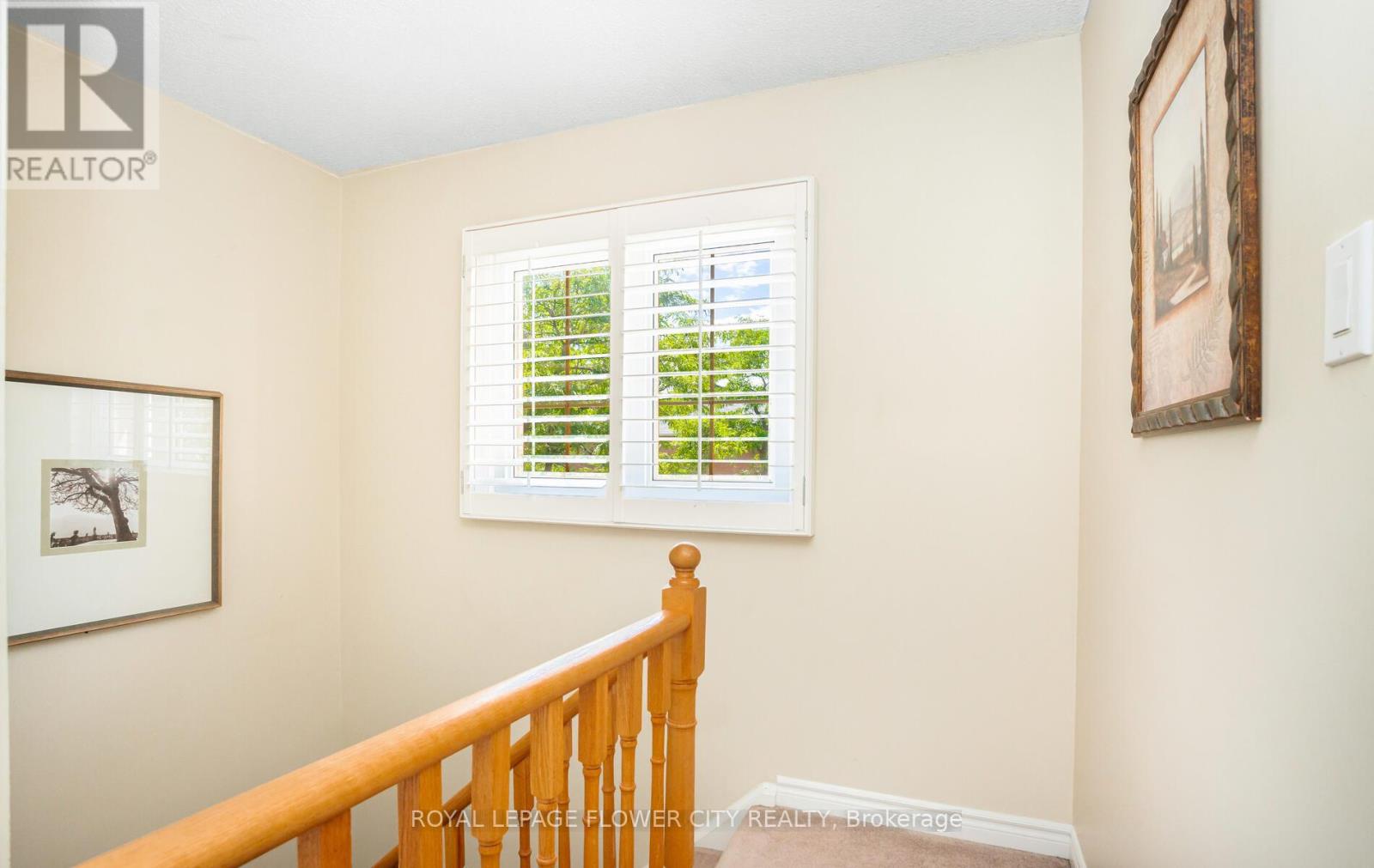 Photo 24 of 41 Chipstead Avenue, Brampton ON