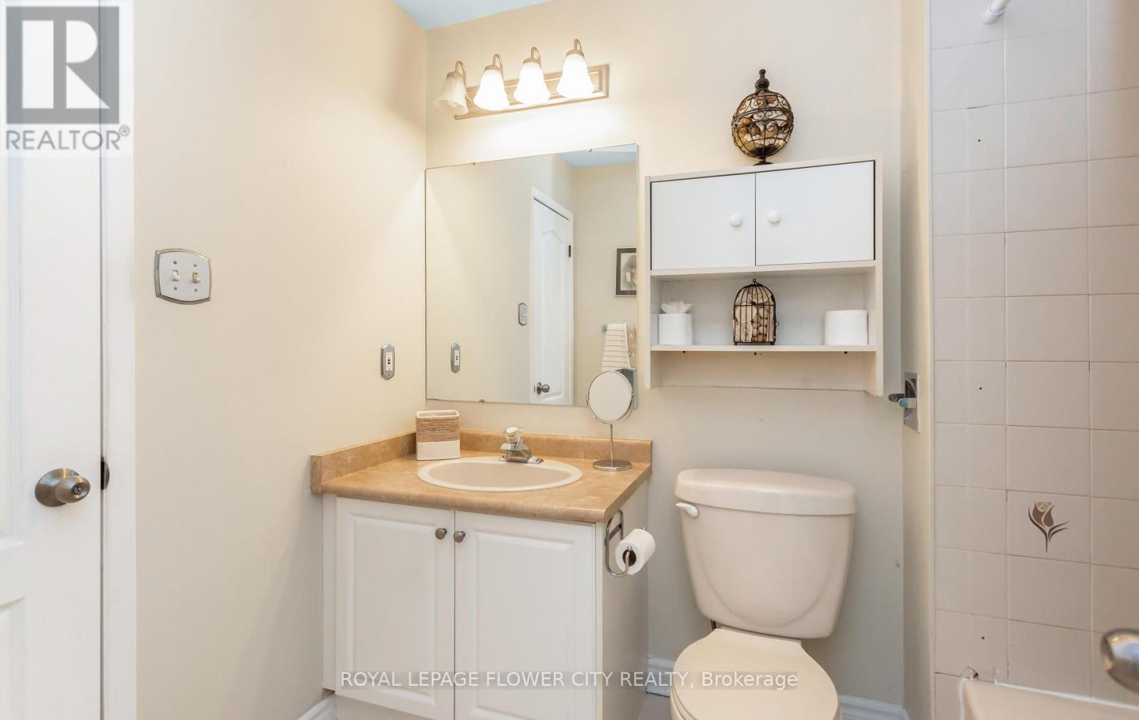 Photo 31 of 41 Chipstead Avenue, Brampton ON