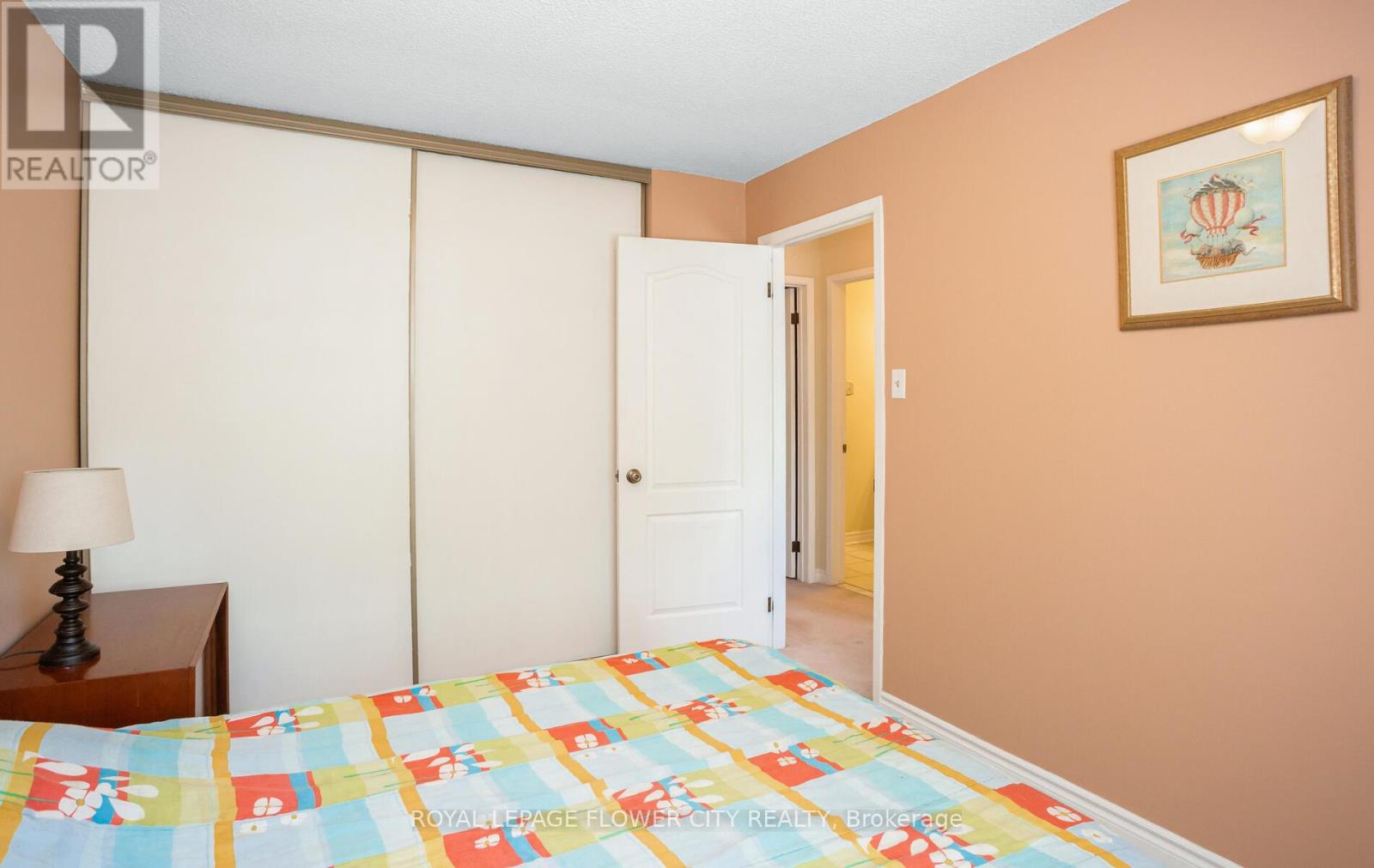 Photo 35 of 41 Chipstead Avenue, Brampton ON