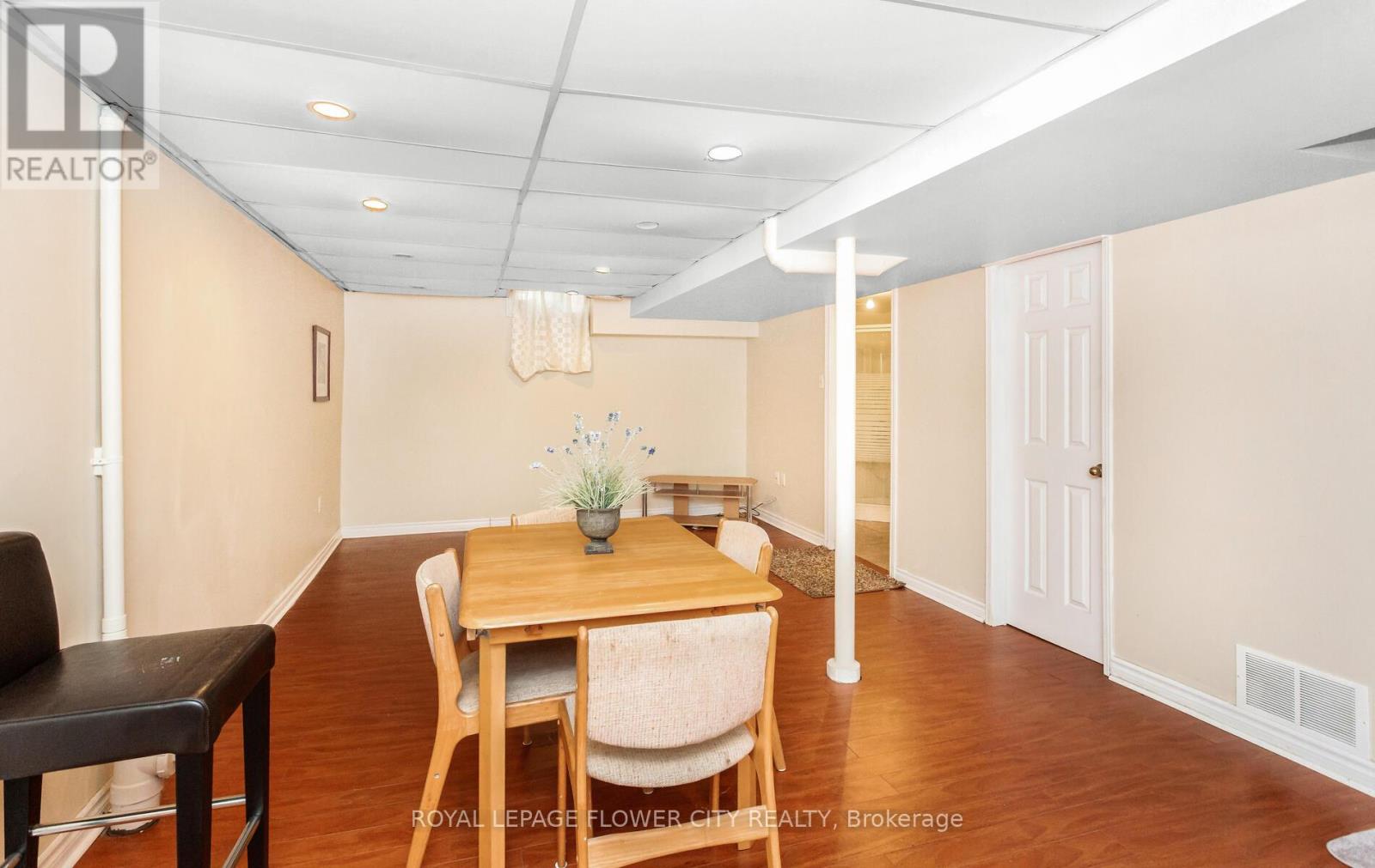 Photo 37 of 41 Chipstead Avenue, Brampton ON