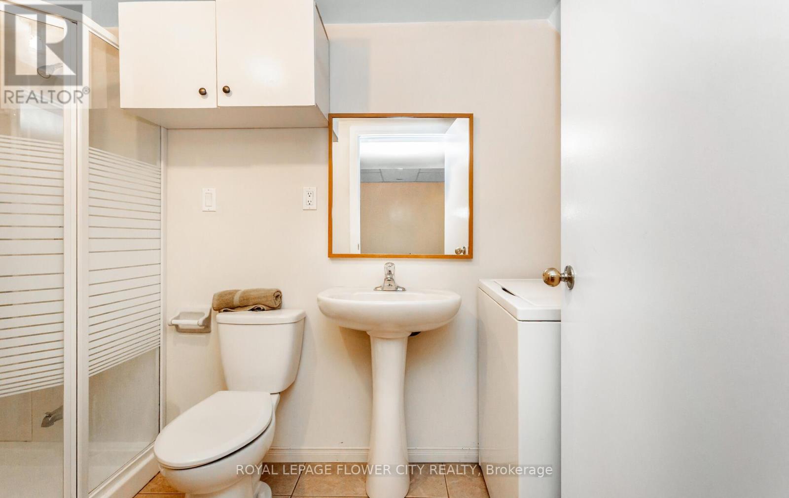 Photo 40 of 41 Chipstead Avenue, Brampton ON