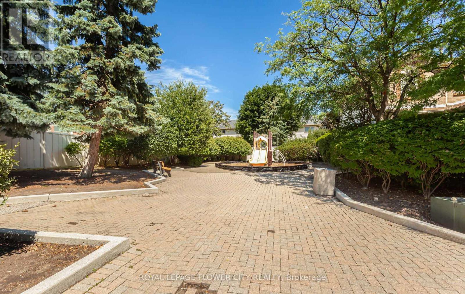 Photo 47 of 41 Chipstead Avenue, Brampton ON