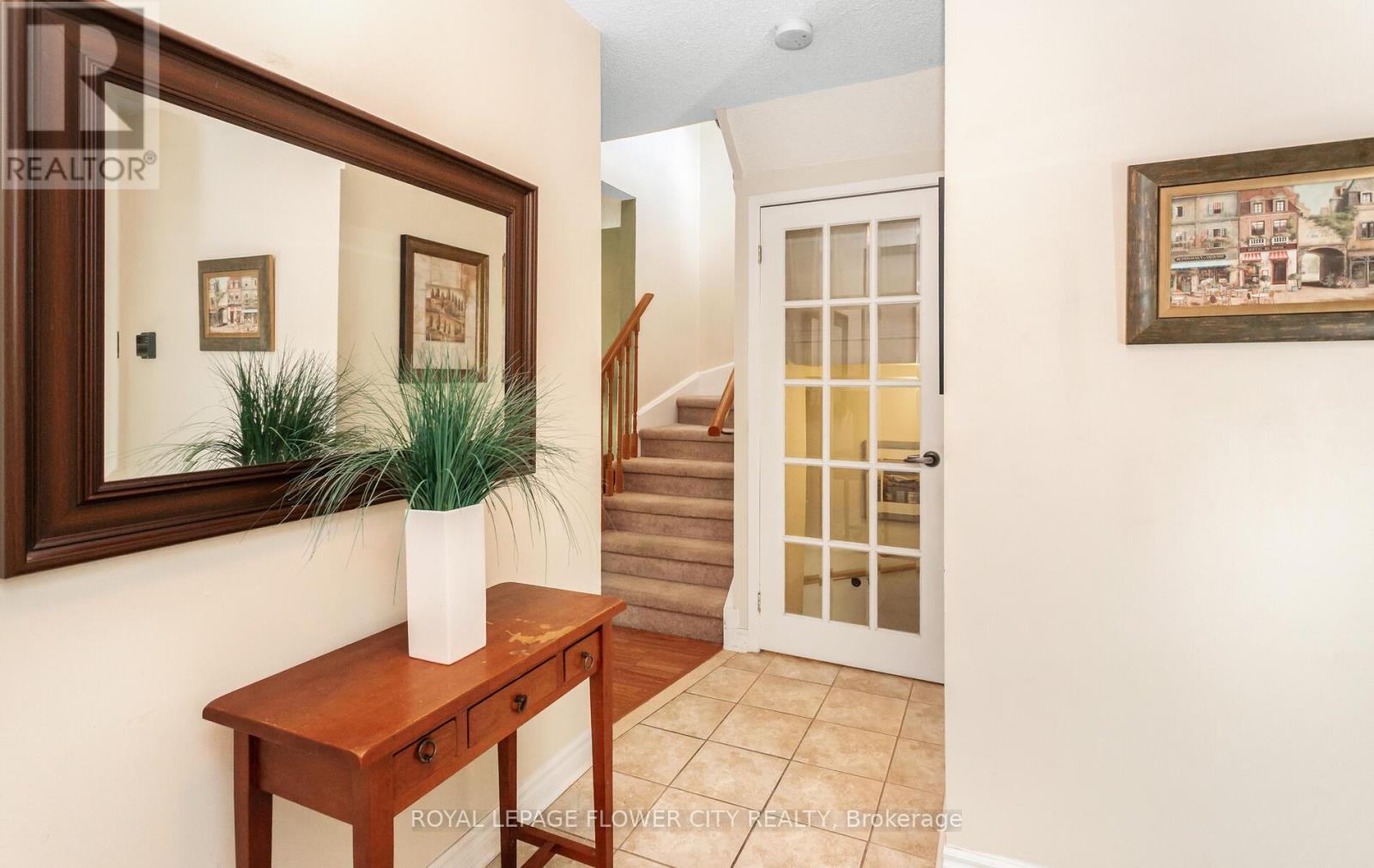 Photo 6 of 41 Chipstead Avenue, Brampton ON