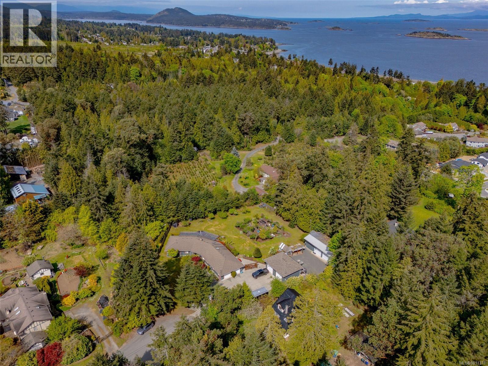 Photo 43 of 6861 Wayne Pl, Lantzville BC