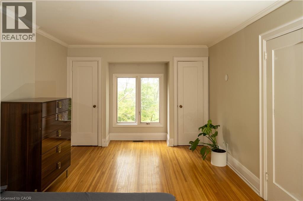 Photo 30 of 136 Humbercrest Boulevard, Toronto ON