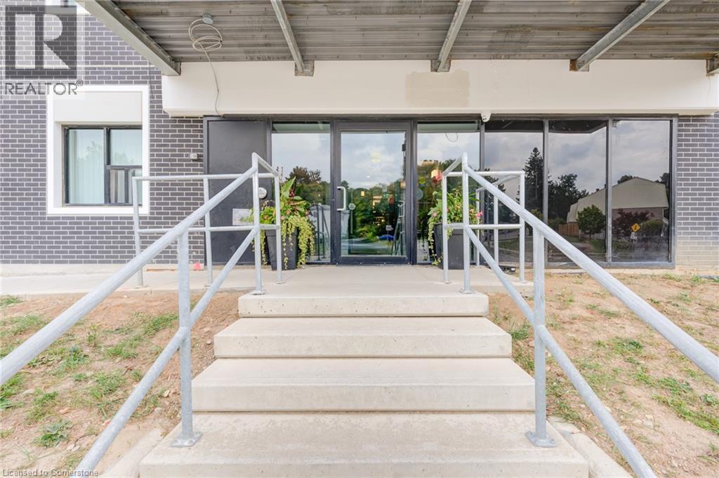 Photo 2 of 595 Strasburg Road Unit 510, Kitchener ON