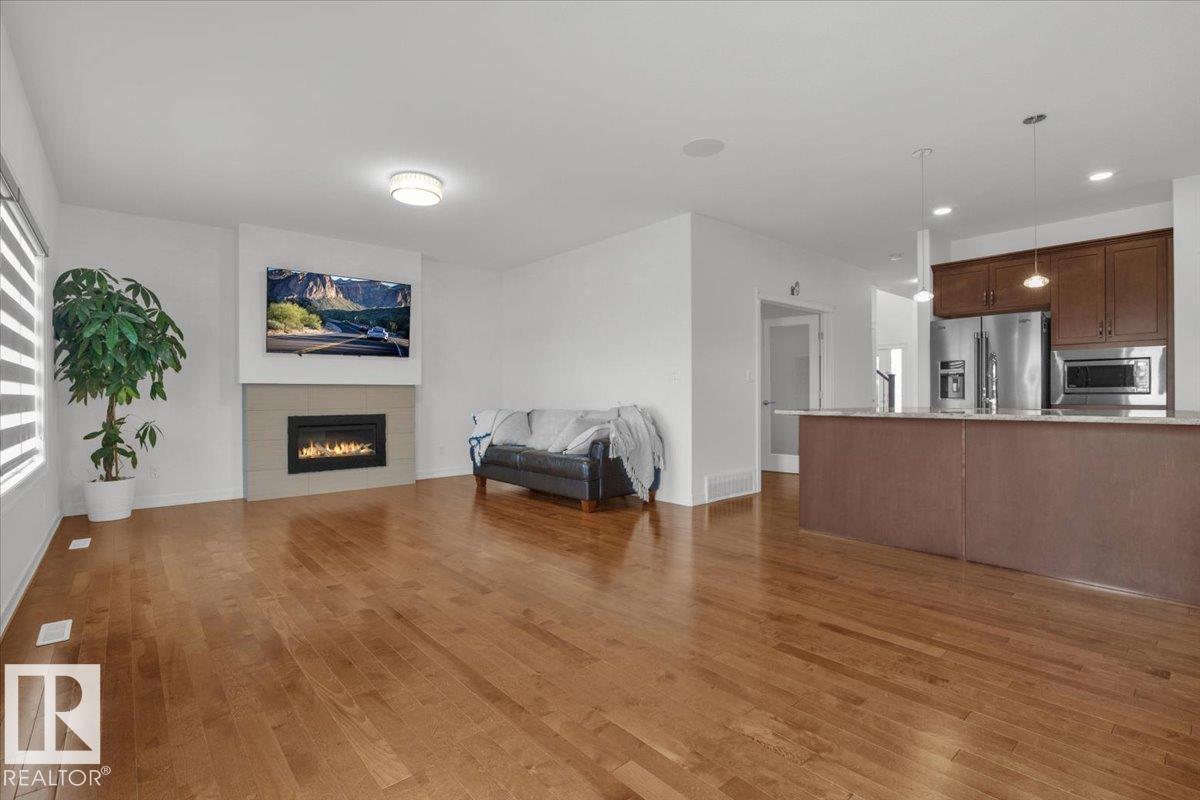 Photo 17 of 620 42 St Sw, Edmonton AB