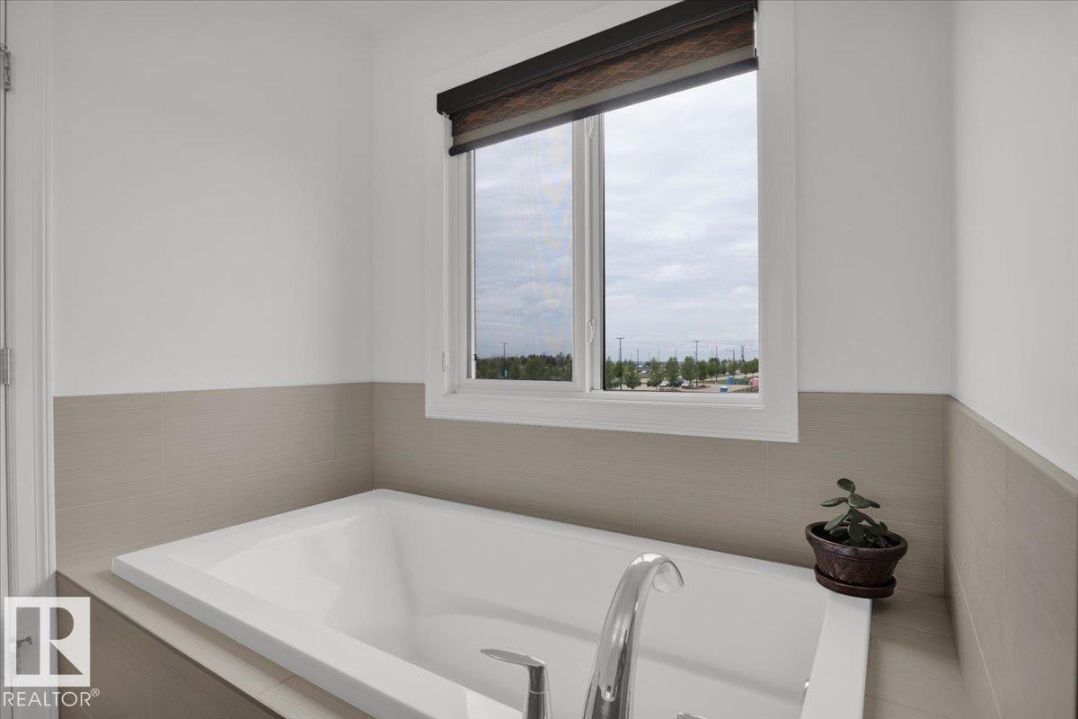 Photo 49 of 620 42 St Sw, Edmonton AB