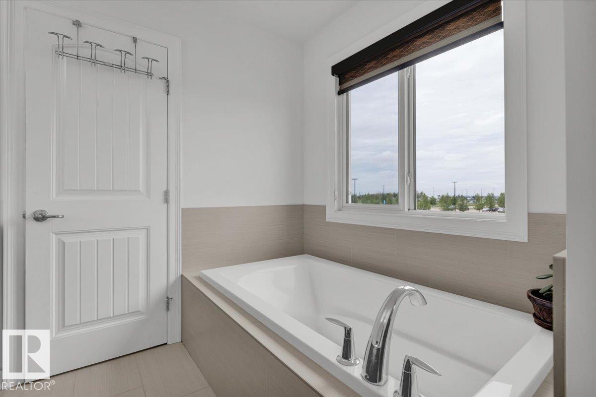Photo 6 of 620 42 St Sw, Edmonton AB
