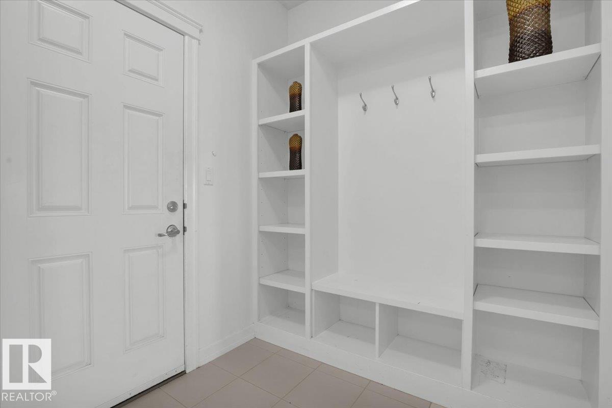 Photo 9 of 620 42 St Sw, Edmonton AB