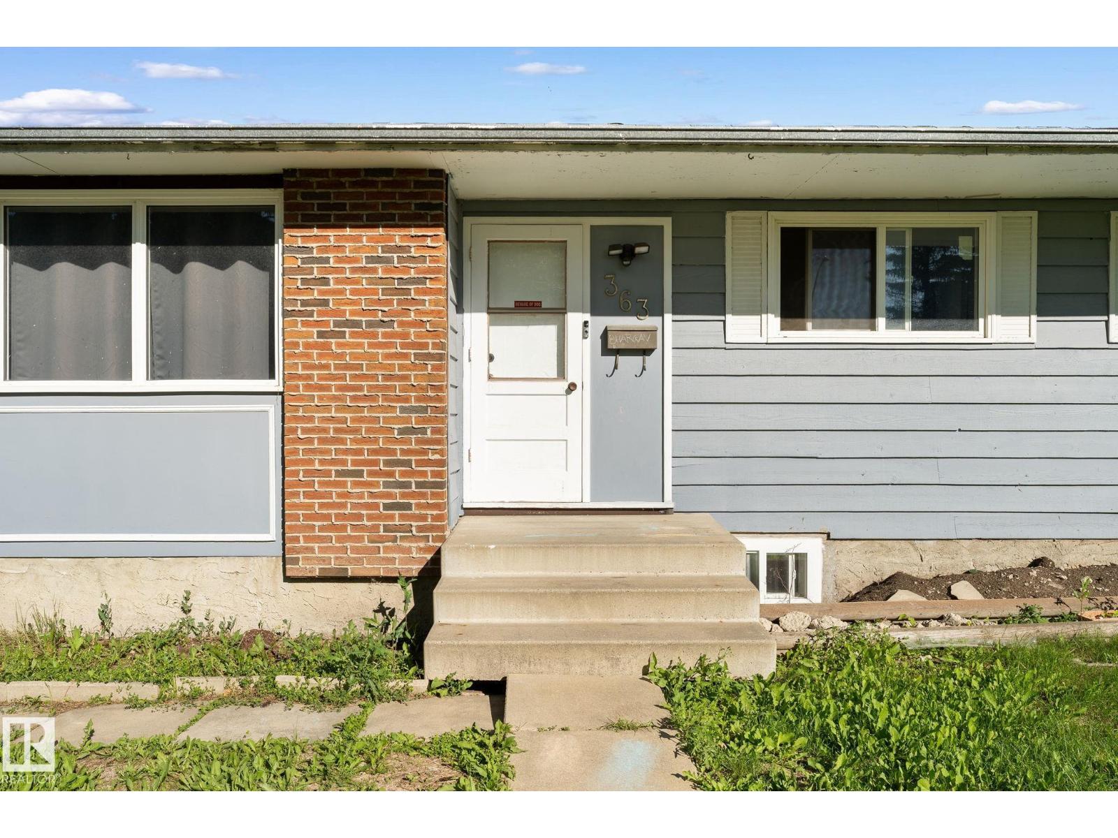Photo 3 of 363 Knottwood Rd W Nw, Edmonton AB
