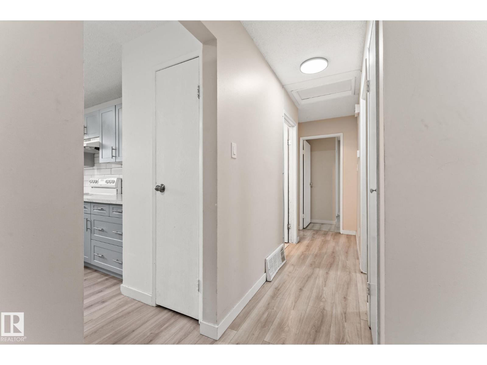 Photo 6 of 363 Knottwood Rd W Nw, Edmonton AB