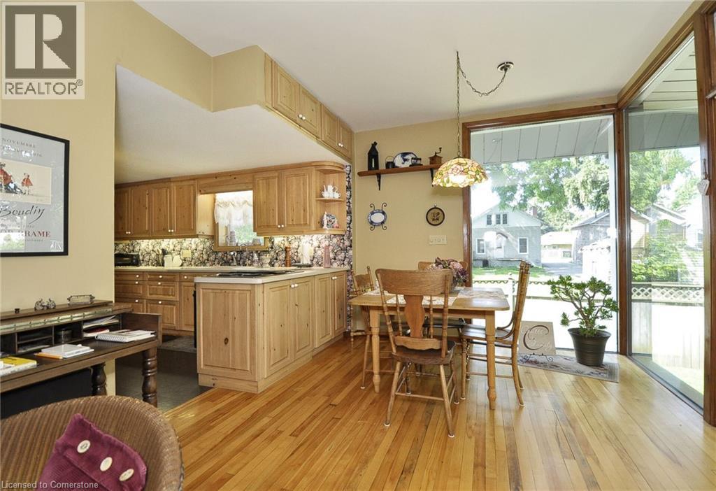 Photo 9 of 199 1 2 Dundas Lane, Cambridge ON