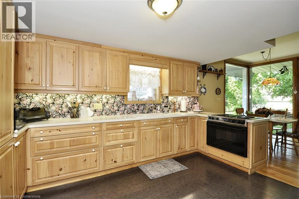 Photo 3 of 199 1 2 Dundas Lane, Cambridge ON