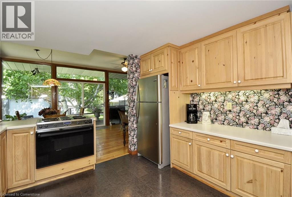 Photo 5 of 199 1 2 Dundas Lane, Cambridge ON