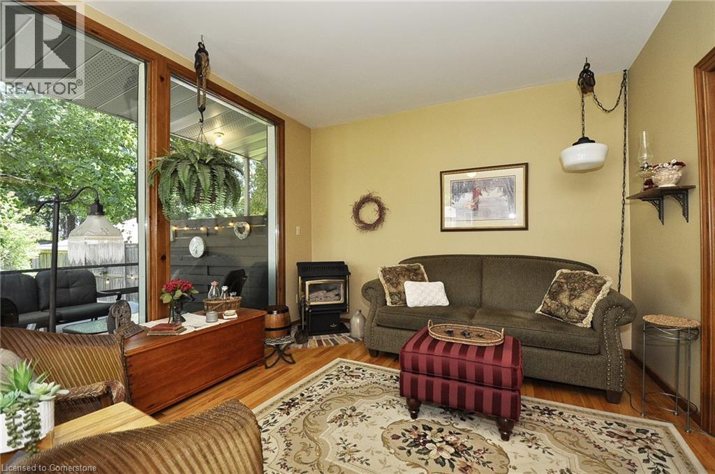 Photo 8 of 199 1 2 Dundas Lane, Cambridge ON
