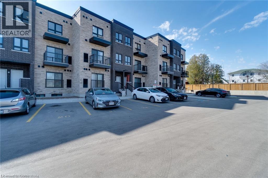 Photo 5 of 600 Victoria Street S Unit 20, Kitchener ON