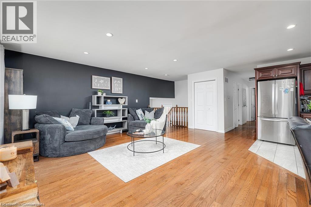 Photo 12 of 95 Avonmore Crescent, Orangeville ON