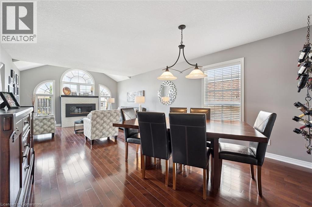 Photo 16 of 252 Colton Circle, Kitchener ON