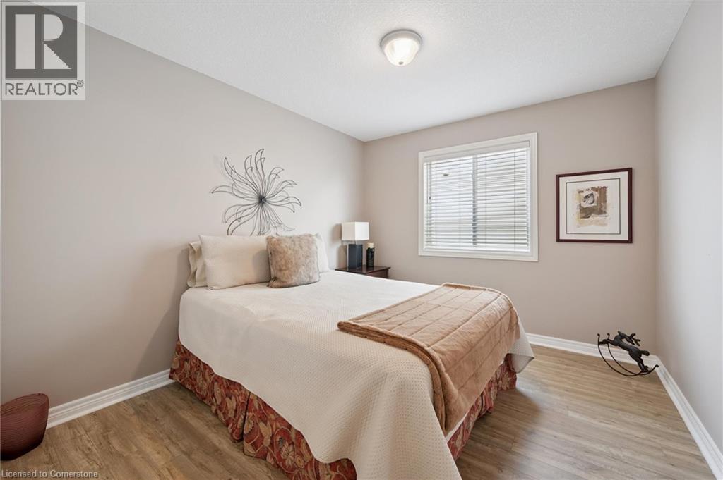 Photo 31 of 252 Colton Circle, Kitchener ON