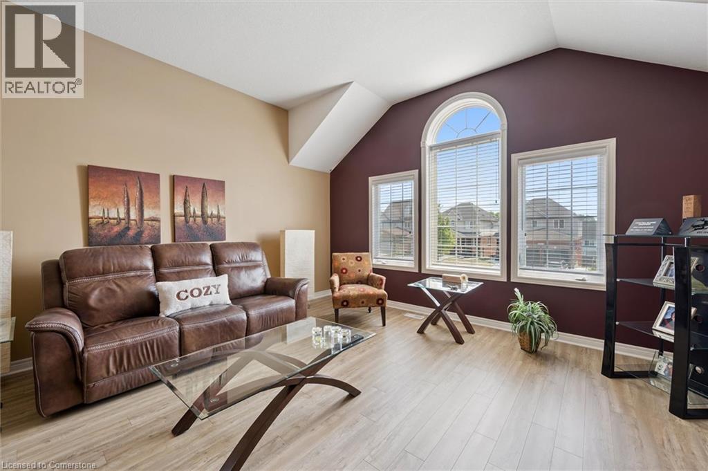 Photo 21 of 252 Colton Circle, Kitchener ON
