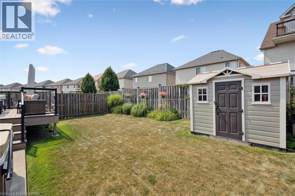Photo 37 of 252 Colton Circle, Kitchener ON
