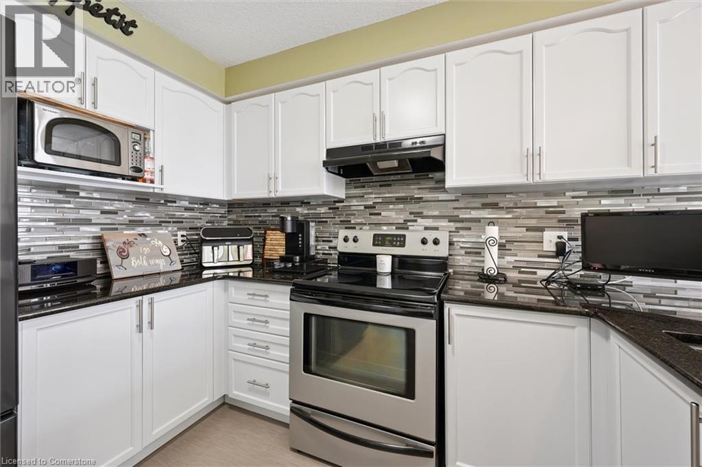 Photo 9 of 252 Colton Circle, Kitchener ON