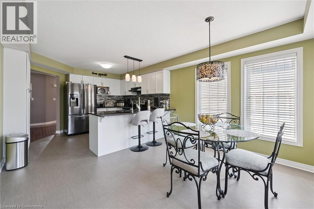 Photo 11 of 252 Colton Circle, Kitchener ON