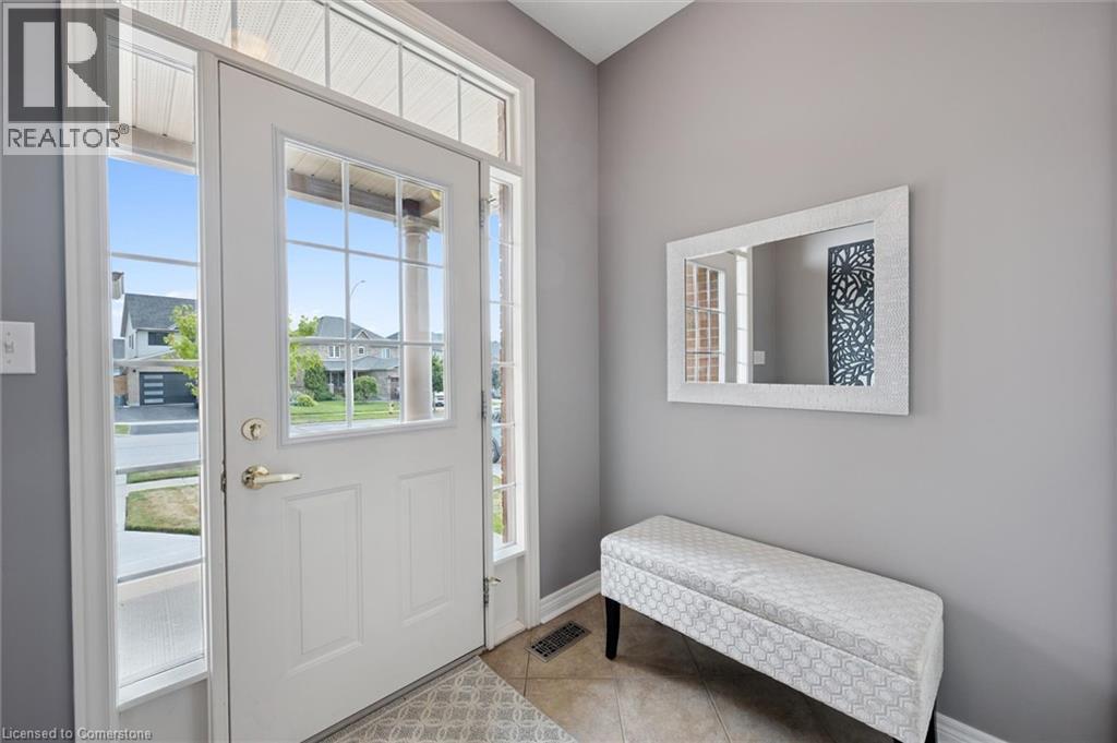 Photo 4 of 252 Colton Circle, Kitchener ON