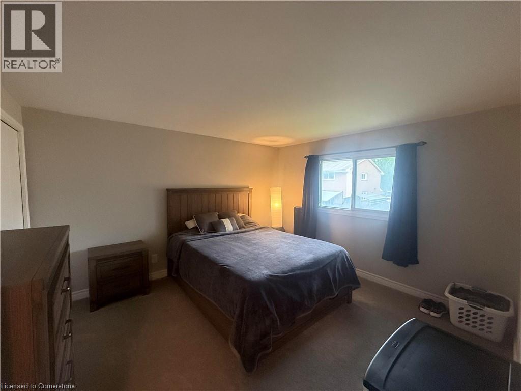 Photo 2 of 1006 Nesbitt Crescent Unit A, Woodstock ON