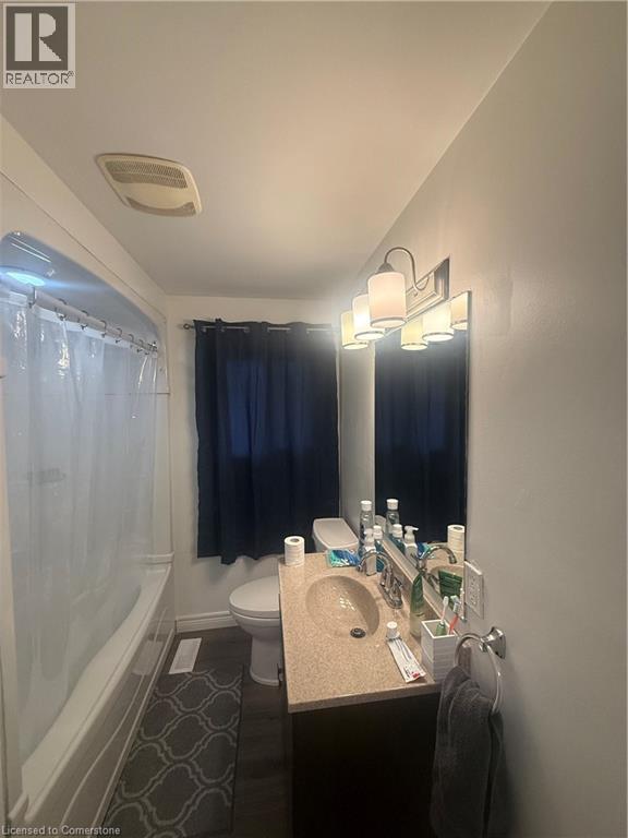 Photo 5 of 1006 Nesbitt Crescent Unit A, Woodstock ON