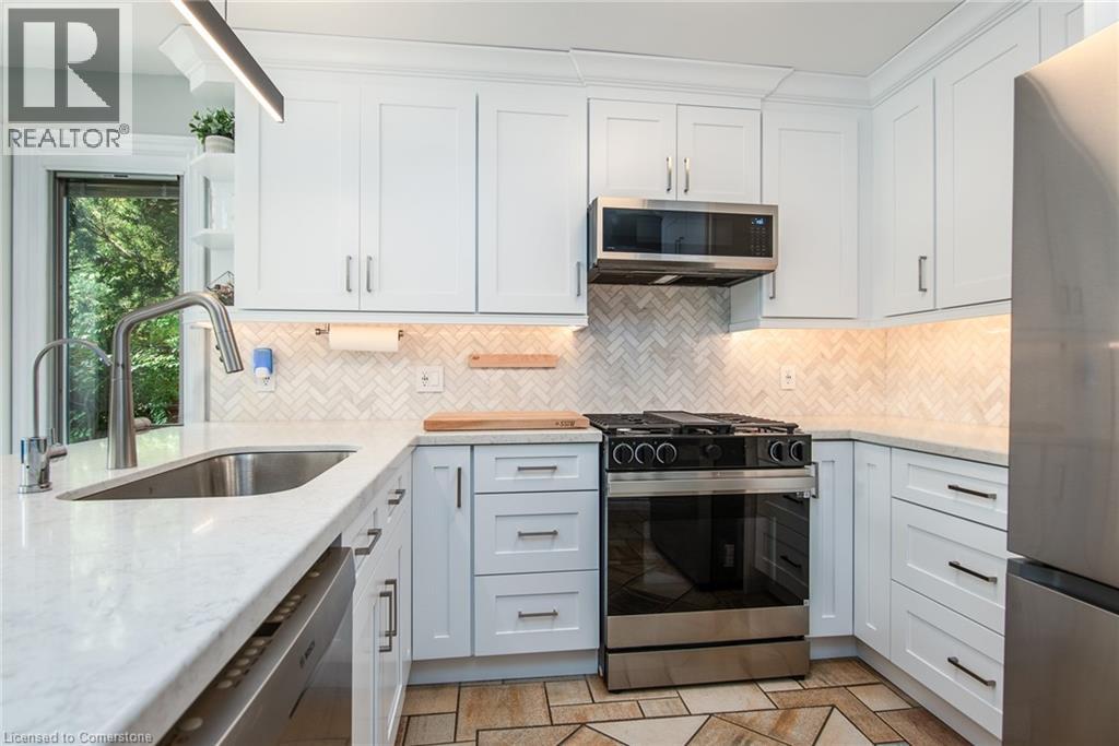 Photo 8 of 518 Baringham Place, Waterloo ON