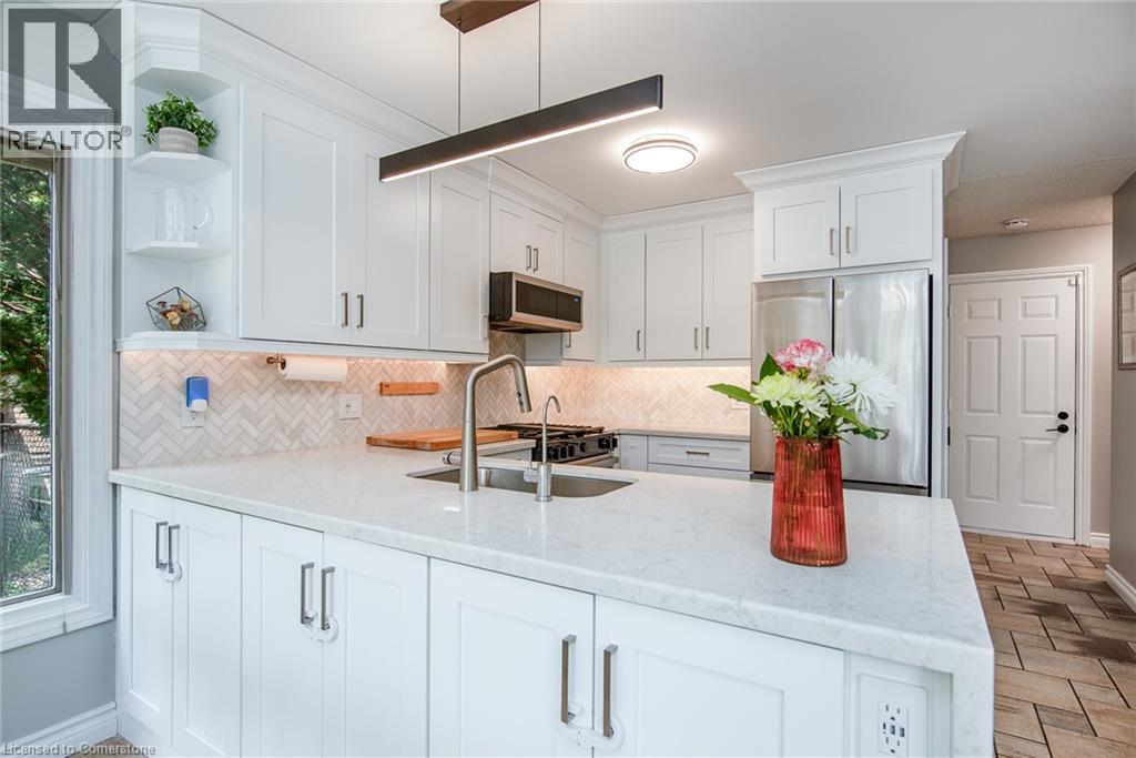 Photo 10 of 518 Baringham Place, Waterloo ON