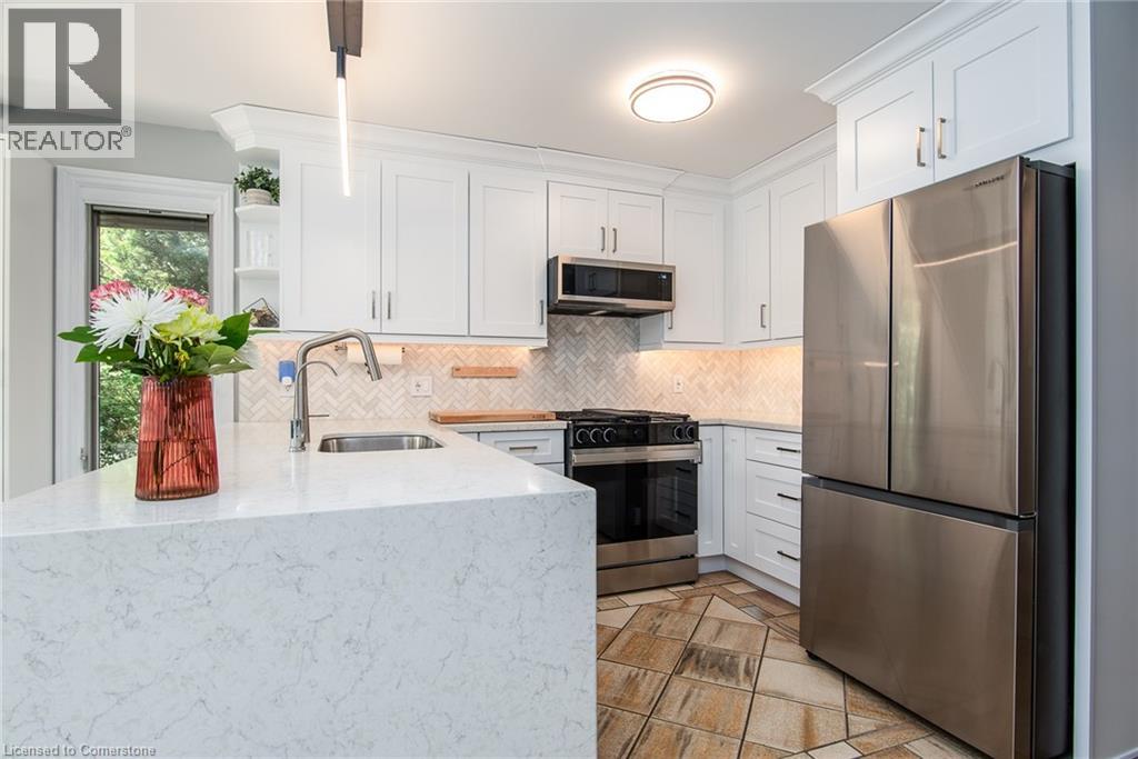 Photo 7 of 518 Baringham Place, Waterloo ON