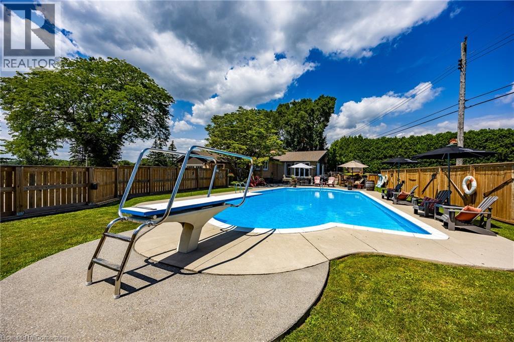 Photo 13 of 28 Donjon Boulevard, Port Dover ON