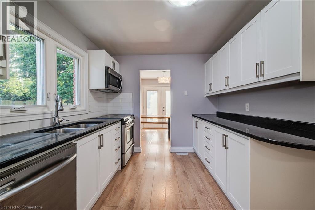 Photo 10 of 204 Country Hill Drive, Kitchener ON