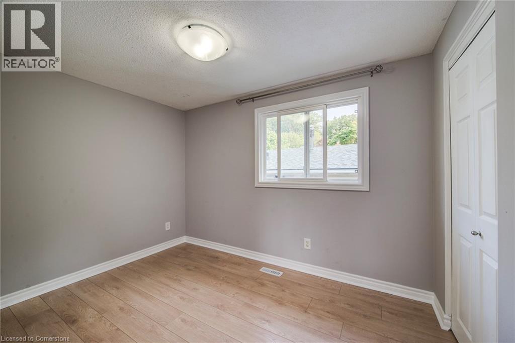 Photo 16 of 204 Country Hill Drive, Kitchener ON