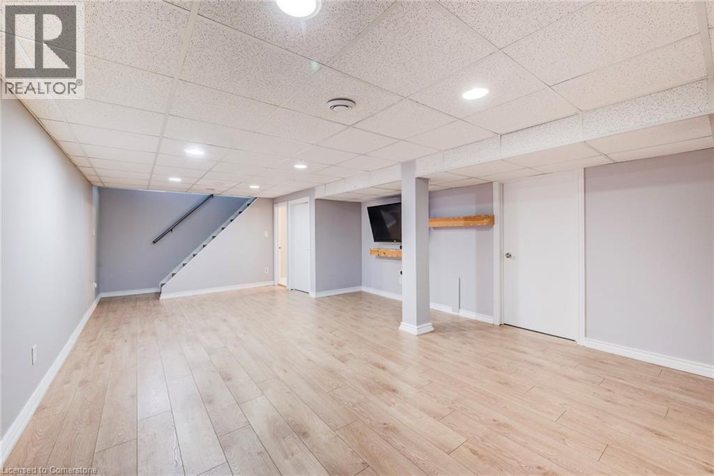 Photo 14 of 204 Country Hill Drive, Kitchener ON