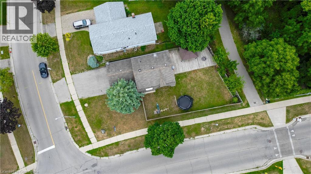 Photo 26 of 204 Country Hill Drive, Kitchener ON