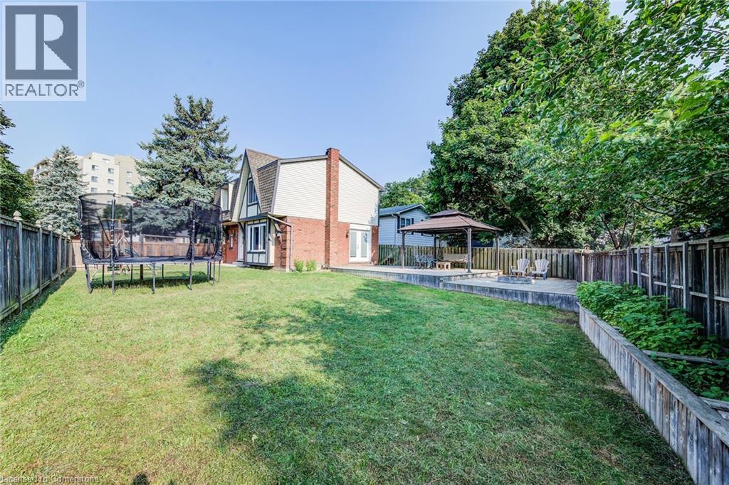 Photo 19 of 204 Country Hill Drive, Kitchener ON