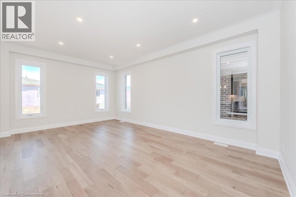 Photo 4 of 552 Balsam Poplar Street, Waterloo ON